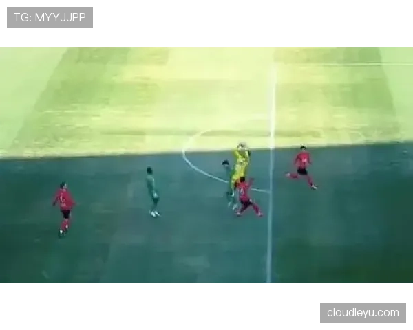 故意回传门将为何不算犯规？规则拆解守门员接球限制